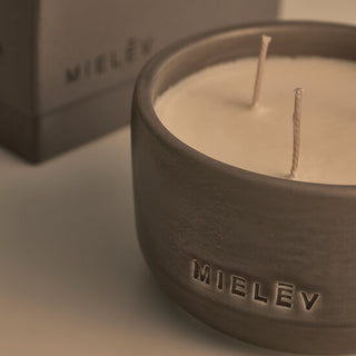 Hand-Crafted Ceramic Candle (granaatappel/jasmijn/amber) Mielēv
